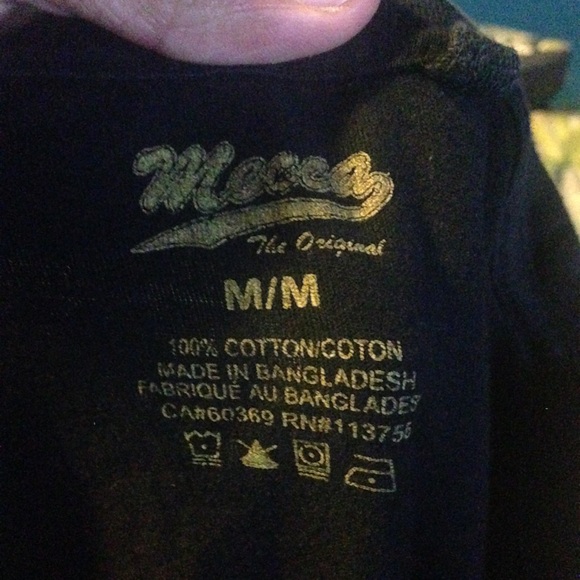 Black t shirt - Picture 2 of 3